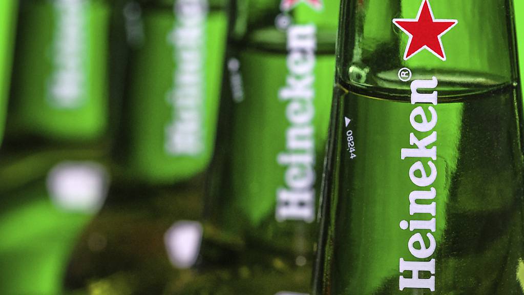 Bierbrauer Heineken will 8'000 Jobs streichen. (Archiv)