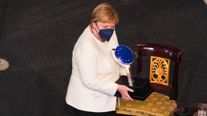 Kanzlerin Merkel mit Europapreis Karl V. ausgezeichnet