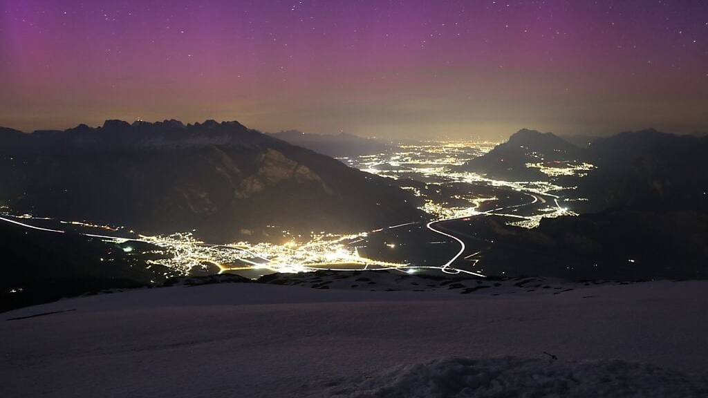 Eine Wetterkamera auf dem Pizol fing Polarlichter ein.