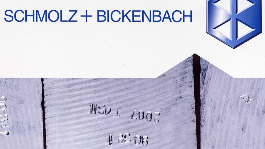 Der Stahlkonzern Schmolz+Bickenbach verharrt weiter in den roten Zahlen. Der Verlust hat sich 2016 aber im Vergleich zu 2015 verkleinert.
