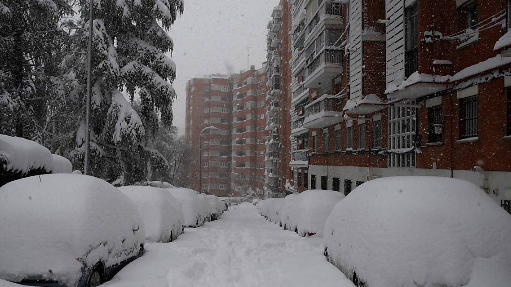 Ungewohnte Verhältnisse in Madrid: Die spanische Hauptstadt versinkt im Schnee