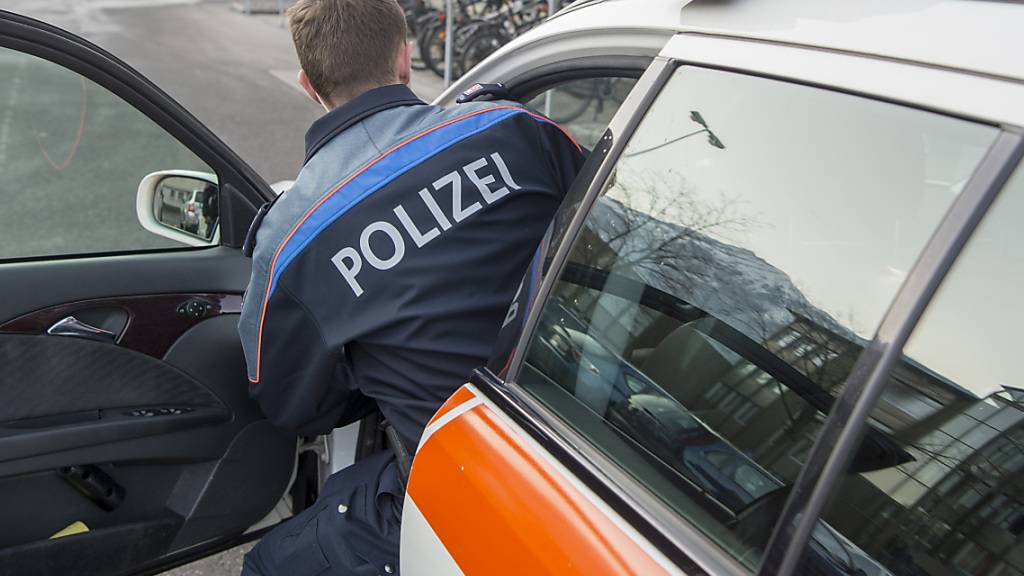 Die Kantonspolizei Nidwalden rückte zu einem Raubüberfall in Stans aus. (Symbolbild)