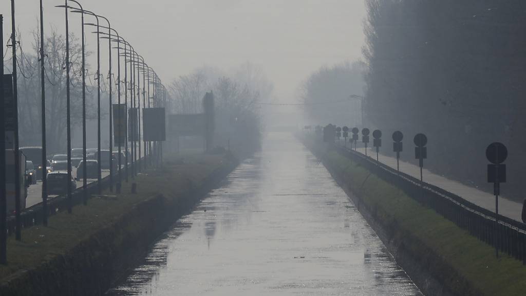 Die italienische Region Lombardei mit der Hauptstadt Mailand geht gegen die starke Luftverschmutzung vor.