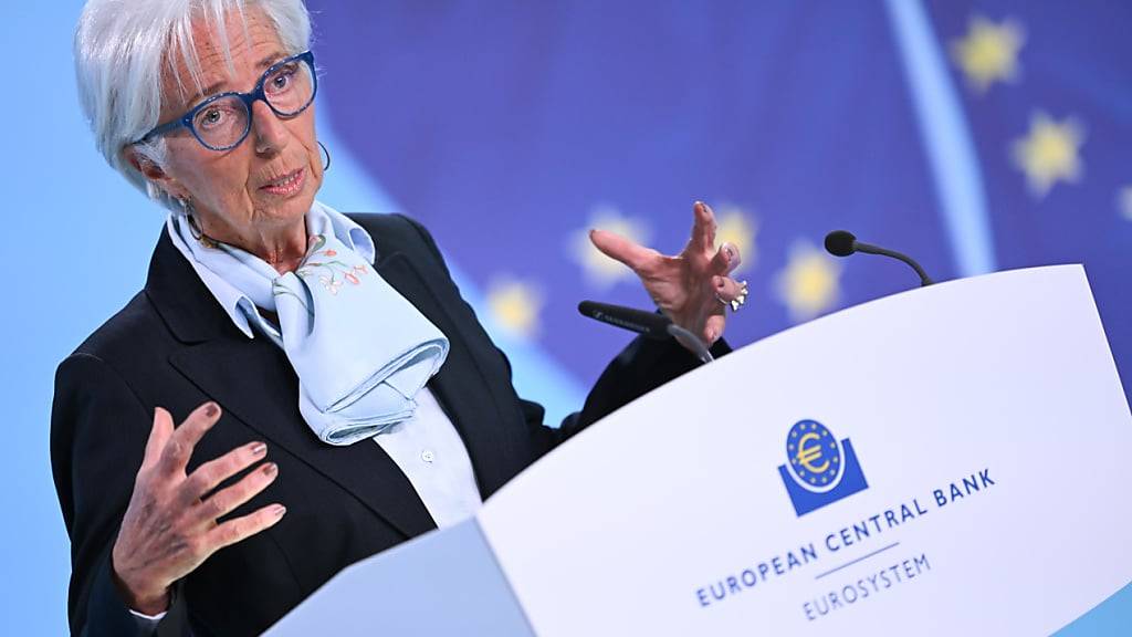 Die Euro-Währungshüter reissen das Lenkrad herum. Nach einer Serie von Zinserhöhungen im Kampf gegen die Inflation senkt die Europäische Zentralbank (EZB) ihren Leitzins um 0,25 Prozentpunkte auf 4,25 Prozent. (Im Bild EZB-Chefin Christine Lagarde)