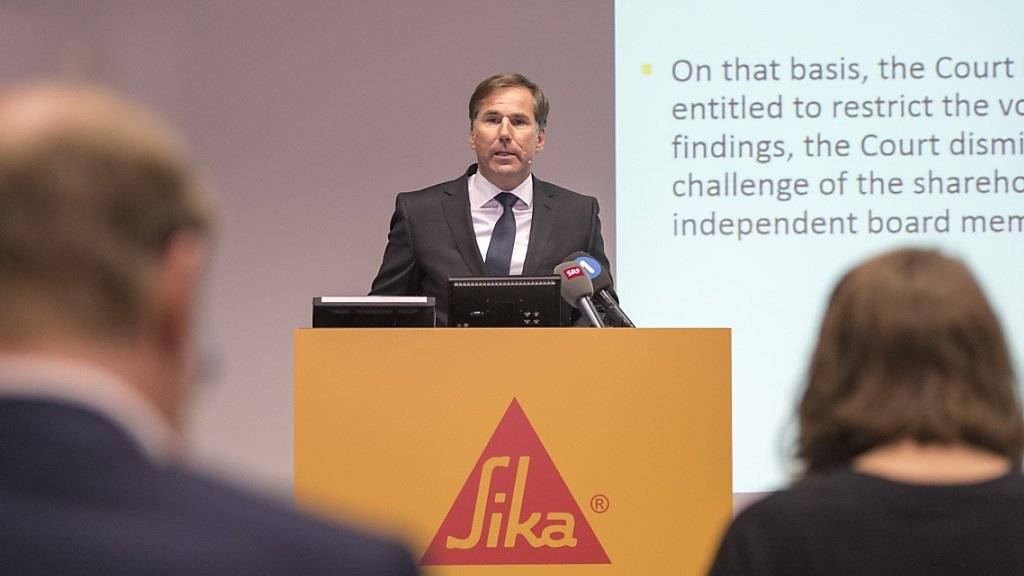 Sika-Chef Jan Jenisch zeigte sich am Freitag an der Medienkonferenz zum Entscheid des Zuger Kantonsgerichts erfreut über das Gerichtsurteil.