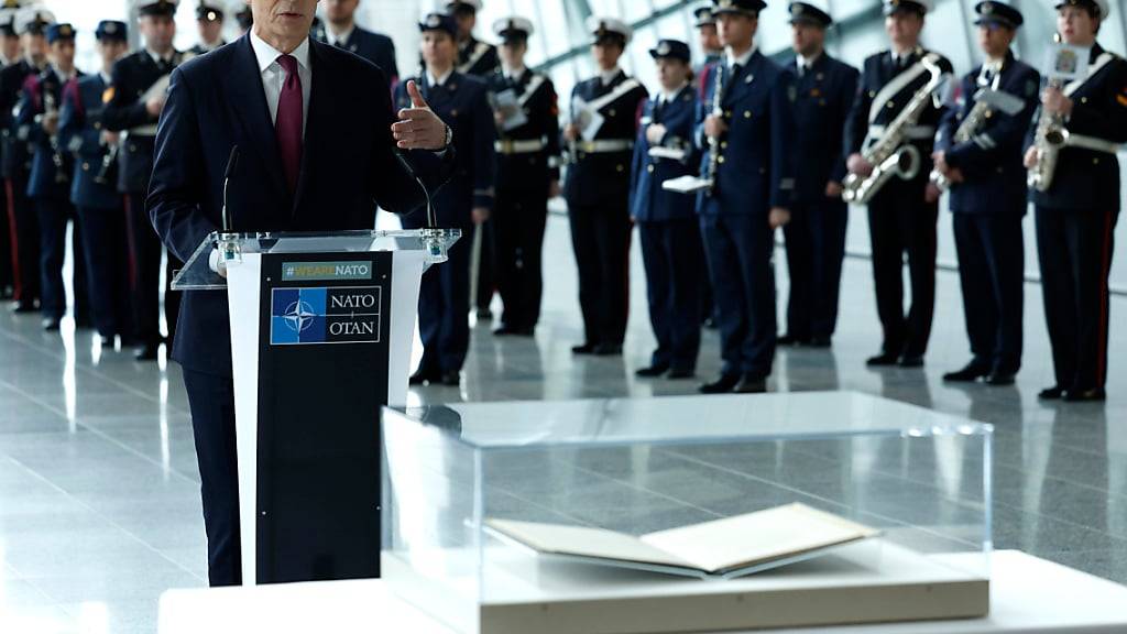 dpatopbilder - Nato-Generalsekretär Jens Stoltenberg bei einer Zeremonie zum 75-jährigen Bestehen der Nato im Nato-Hauptquartier in Brüssel. Foto: Geert Vanden Wijngaert/AP