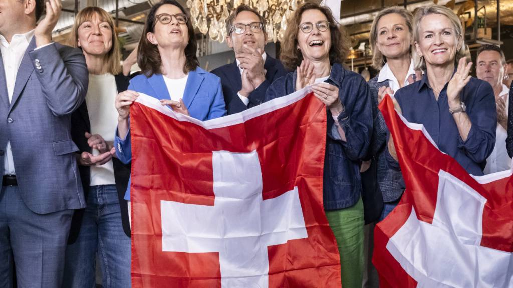 Jubel bei den Gegnerinnen und Gegnern der Neutralitätsinitiative. Diese ist am Sonntag an der Urne klar und deutlich gescheitert.