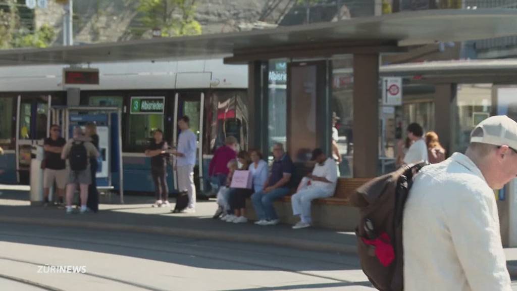 Nach sechs Jahren Pause: Zürcher Trams wieder mit Fest-Fähnli unterwegs