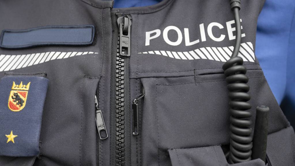 Kein Bankraub am Freitag in Brienz: Der bewaffnete Täter ergab sich der Kantonspolizei Bern. (Archivbild)