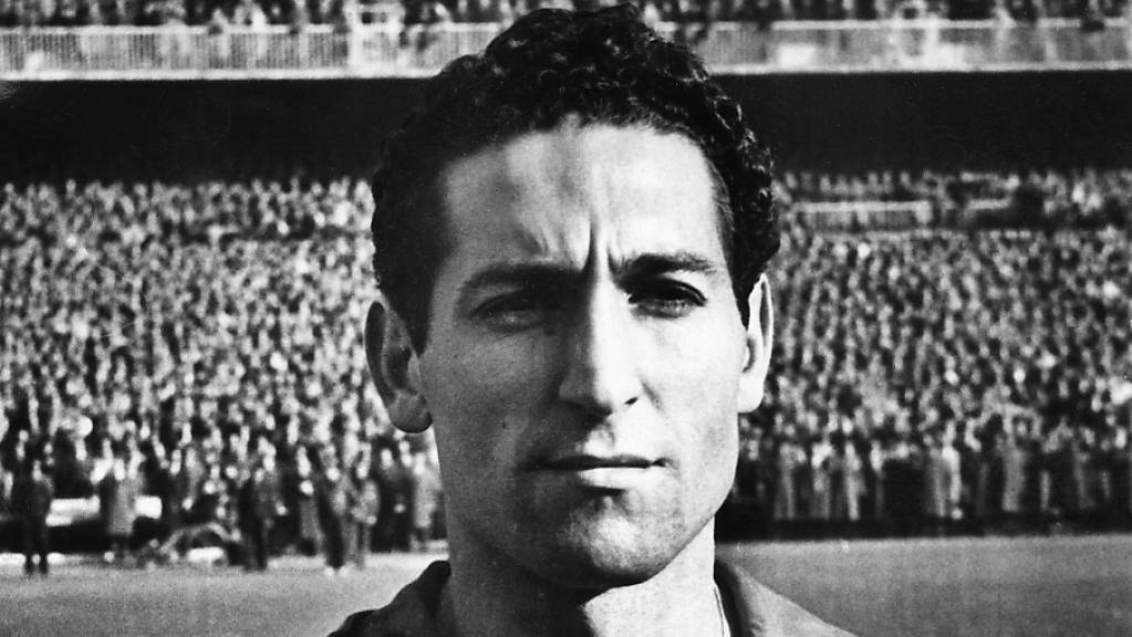Gento, hier 1966 vor dem WM-Spiel der Schweiz gegen Spanien in Sheffield, das mit 2:1 zugunsten der Spanier endete