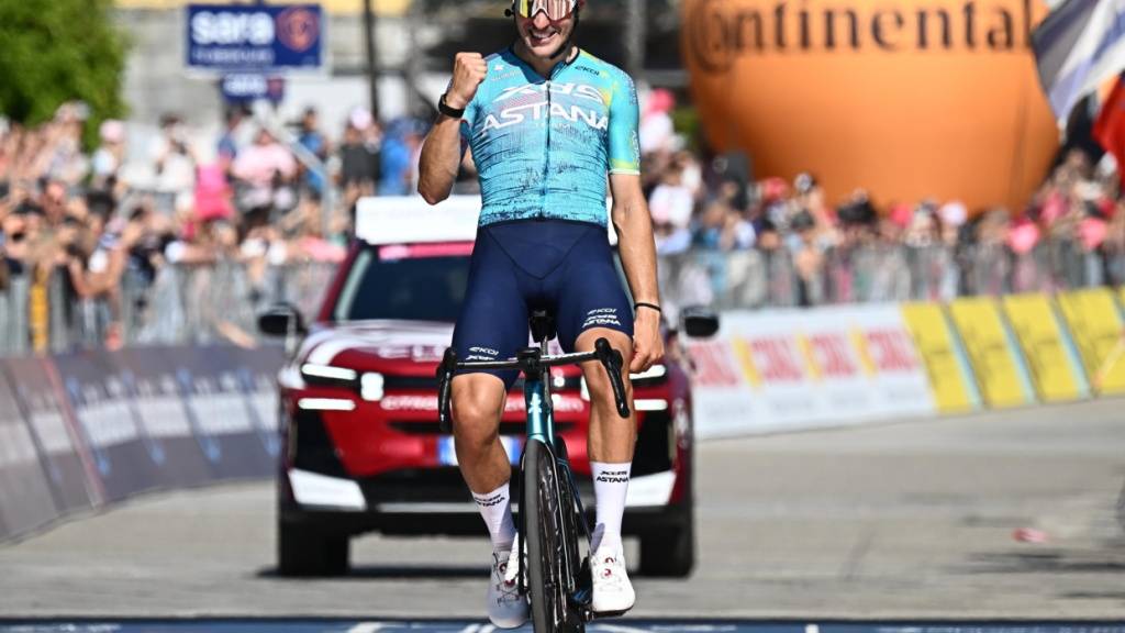 Alberto Bettiol freut sich über seinen zweiten Giro-Etappensieg nach jenem von 2021