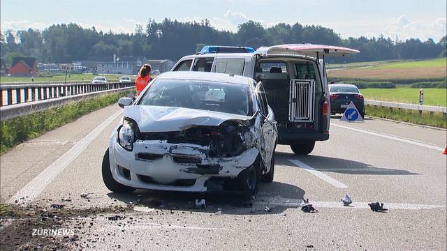 83-jährige Geisterfahrerin kollidiert mit Auto auf Überholspur