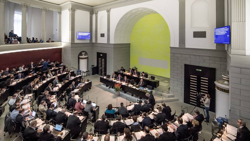 Luzerner Kantonsparlament will Finanzvorlagen behandeln