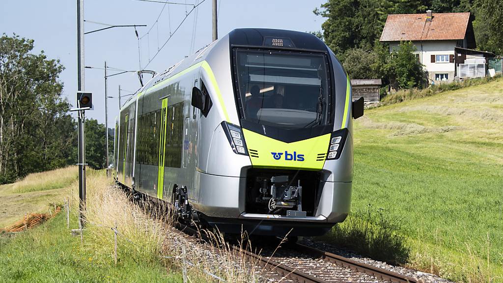 Der Grund, weshalb im Juni 2022 in Heimberg ein Zug der BLS entgleiste, wurde geklärt. (Symbolbild)