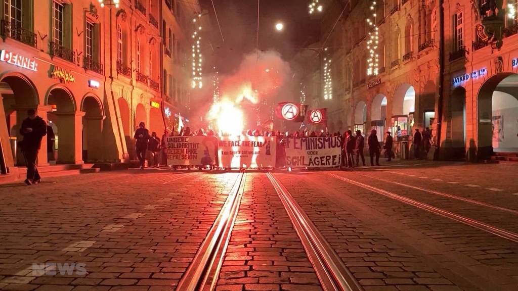 Silvesterdemo: Ins neue Jahr demonstriert