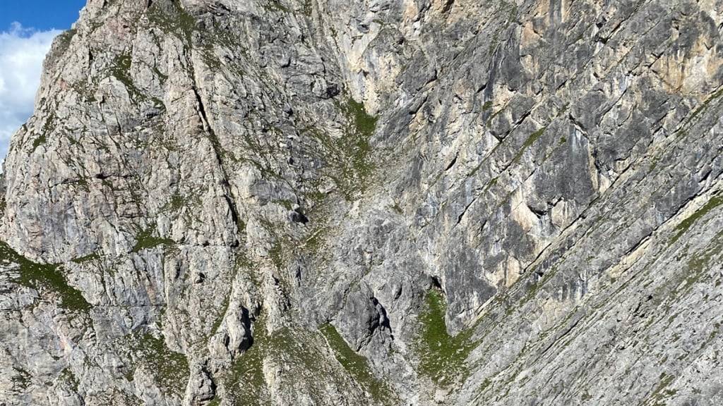 Der Leichnam des verunglückten Gleitschirmfliegers befand sich in dieser Steilwand des 3105 Meter hohen Piz Lischana bei Scuol im Unterengadin.