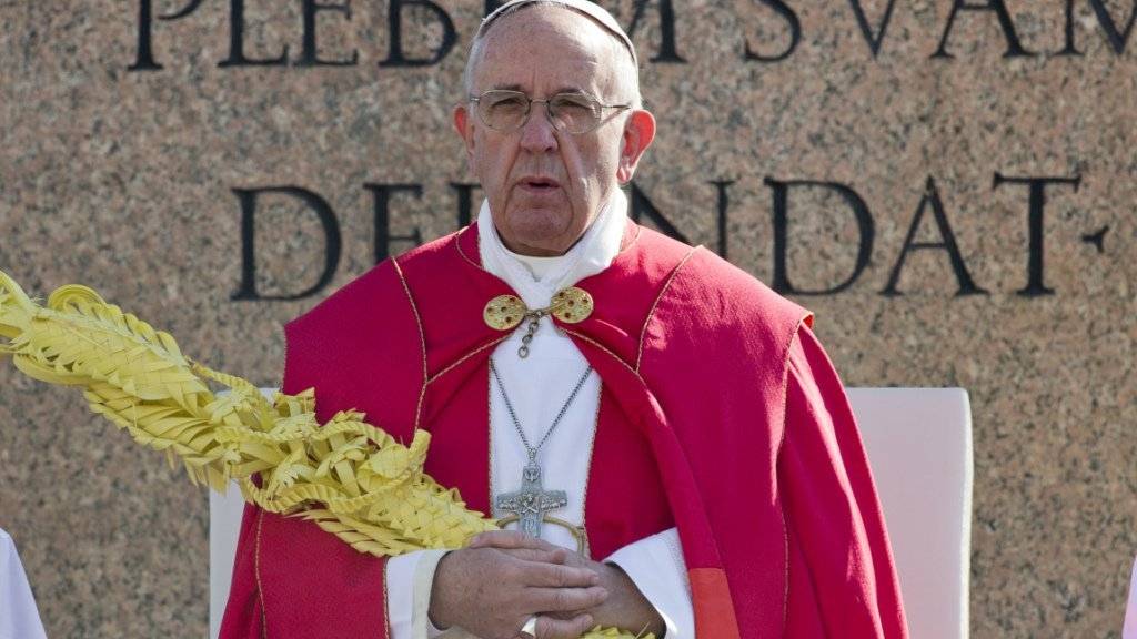 Papst Franziskus prangerte bei der Palmsonntagsprozession die verbreitete Gleichgültigkeit gegenüber dem Schicksal der Flüchtlinge an.