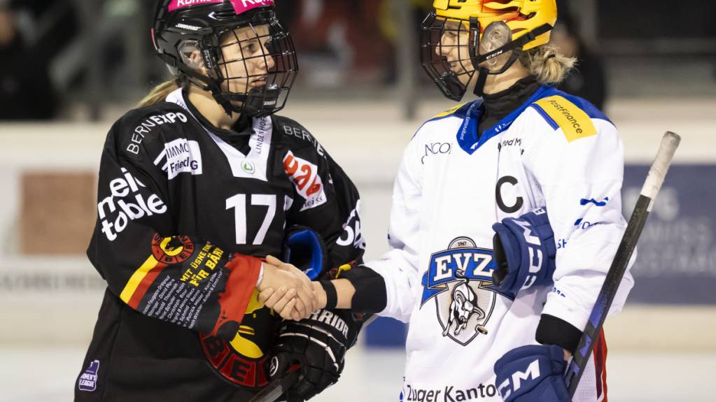 Teamkolleginnen im Nationalteam, nicht aber im Klub: Lara Christen (links) vom SC Bern und Lara Stalder vom EV Zug stehen sich im Playoff-Final gegenüber