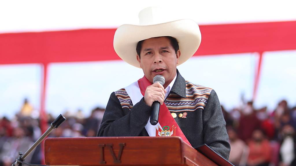 Pedro Castillo, der die Wahlen in Peru hauchdünn gewonnen hatte, hat einen 41-jährigen Politikneuling zum Regierungschef ernannt. (Archivbild)