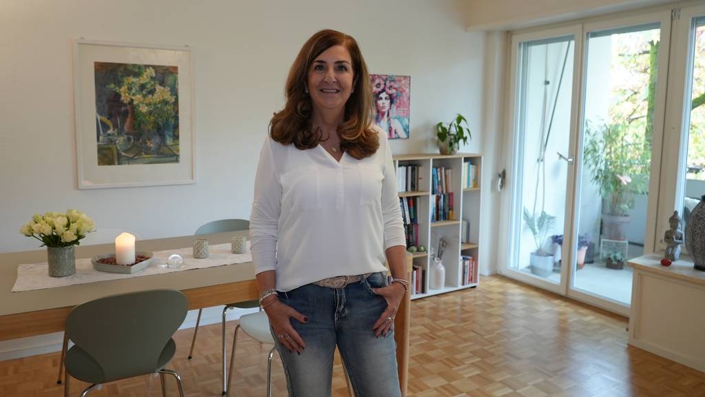 Dina zeigt «ihres Dihei»