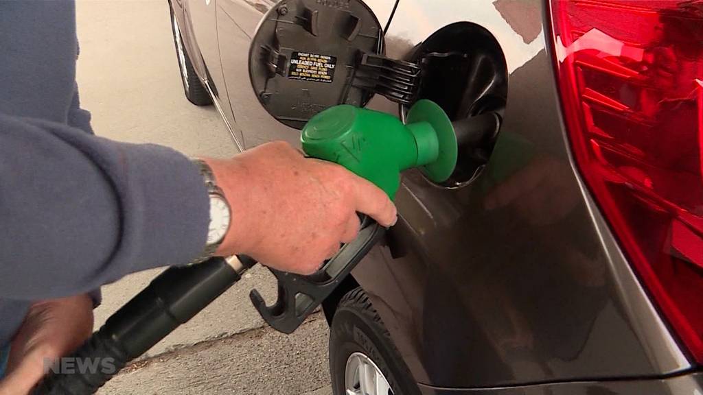 Solothurner SVP-Nationalrat will die Benzinpreise senken