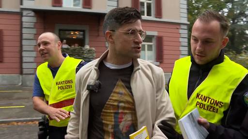 «Ist das schon die Schweiz?» – Rechtsextremist Martin Sellner in Kreuzlingen abgeführt