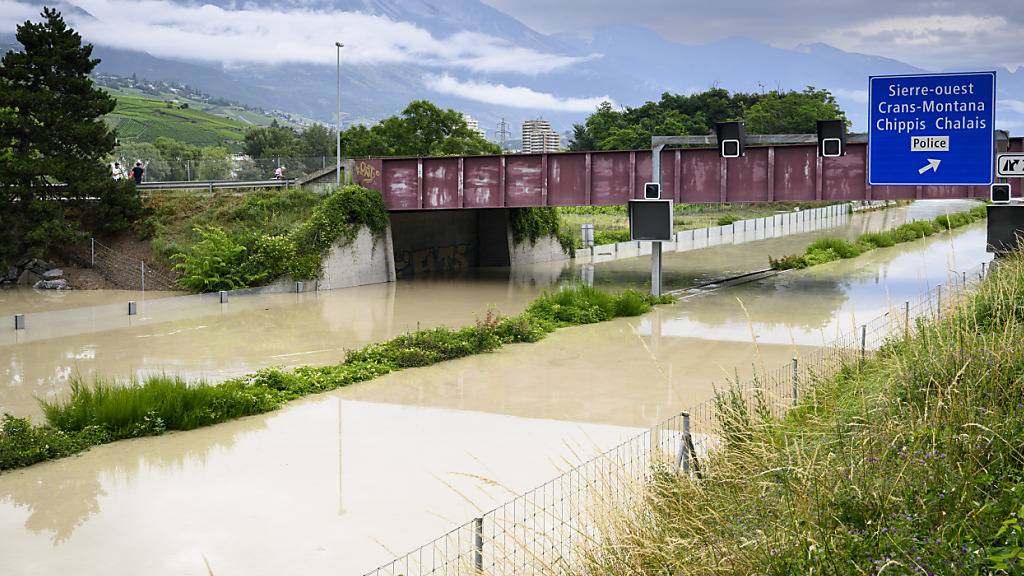 Autobahn A9 im Zentralwallis immer noch wegen Hochwassers gesperrt