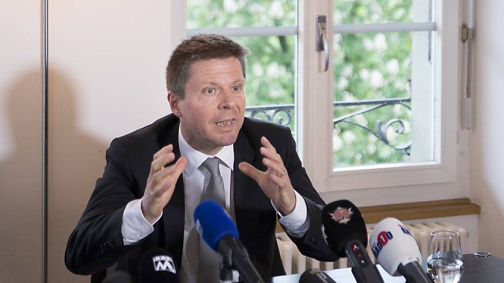 Martin Bäumle gibt in Bern seinen Rücktritt als GLP-Präsident bekannt.