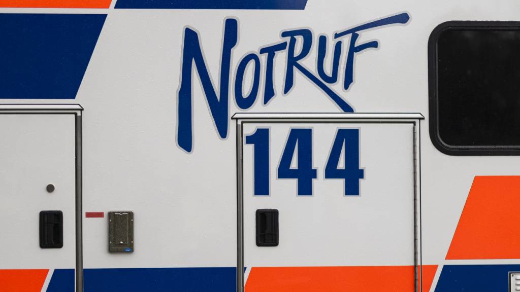 Ein 17-jähriger Töfffahrer wurde am Dienstag in Embrach bei einem Unfall mit einem Lieferwagen schwer verletzt. . (Symbolbild)