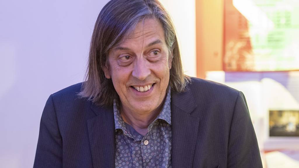 Der Schweizer Schriftsteller Pedro Lenz ist mit dem mit 20'000 Franken dotierten Jonathan-Swift-Preis ausgezeichnet worden. (Archivbild von 2019)