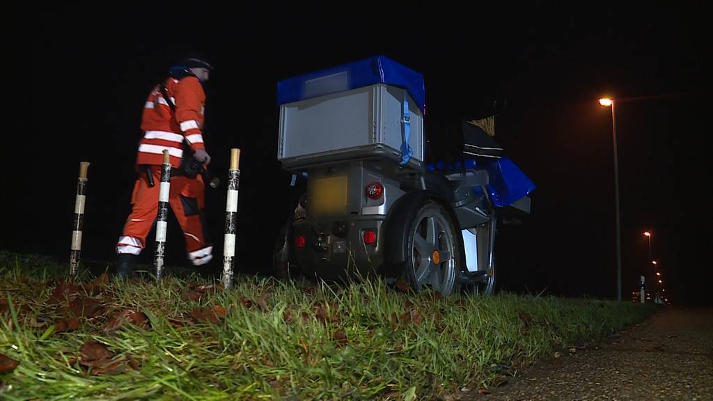Auto kollidiert in Nürensdorf mit E-Dreirad: 30-Jährige schwer verletzt
