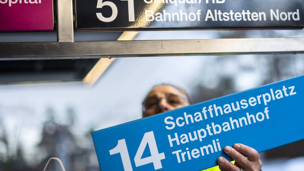 Neue Tramlinien, neue Linienführungen: Die Pendlerinnen und Pendler mussten sich am Montag in Zürich auf einige Änderungen einstellen.