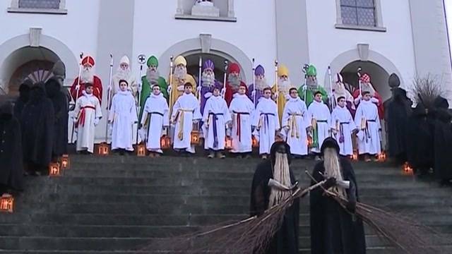 Traditionell erklingen die Glocken