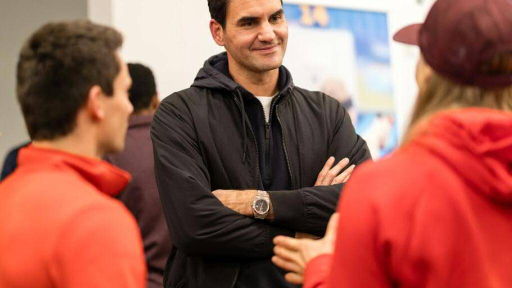 Roger Federer am Donnerstag am Olympia-Treff in Sursee im Austausch mit Athletinnen und Athleten