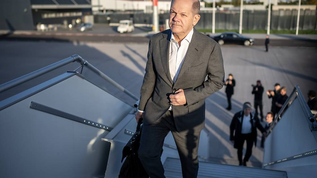 Deutschlands Bundeskanzler Olaf Scholz wird am Dienstag zu einem Solidaritätsbesuch nach Israel reisen. Foto: Michael Kappeler/dpa
