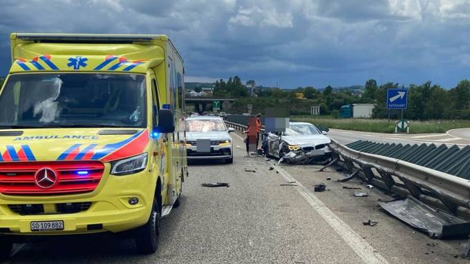 Lastwagenchauffeur verliert die Kontrolle auf A2