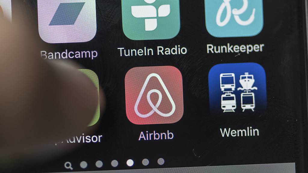 Die Buchungsplattform Airbnb bereitet seinen Gang an die Börse vor. (Symbolbild)