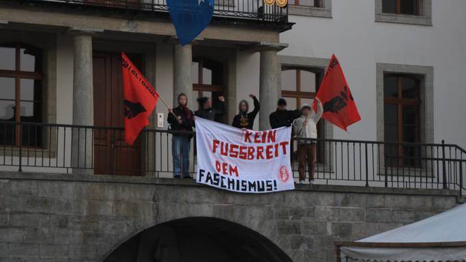 Nach rechtsextremer Kundgebung in Aarau kündigt Juso Gegenprotest an