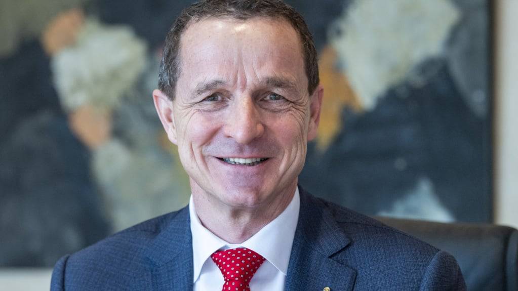 Heinrich Leuthard, CEO der Nidwaldner Kantonalbank, tritt per Ende Juni 2026 in den Ruhestand. (Archivbild)