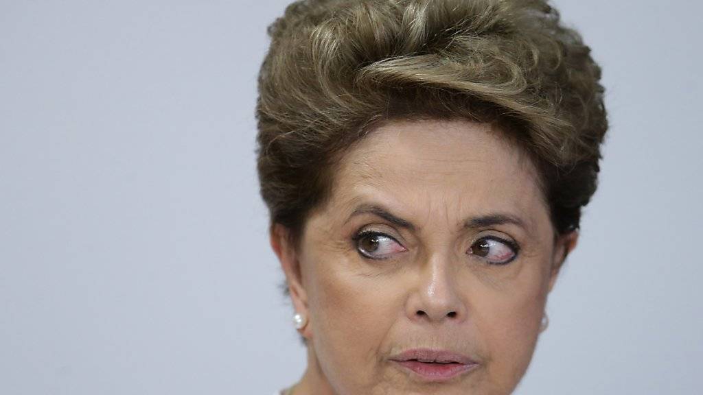Die brasilianische Präsidentin Dilma Rousseff kämpft um ihr Amt.