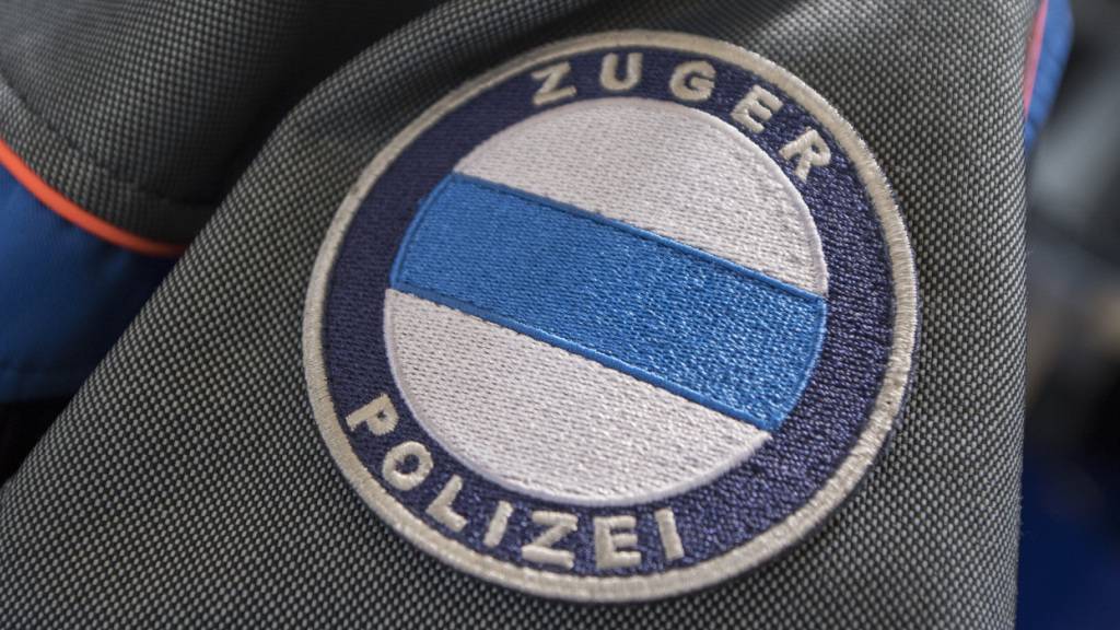 Die Zuger Polizei rückte am frühen Dienstagmorgen zu einem Brand in Rotkreuz aus. (Archivbild)