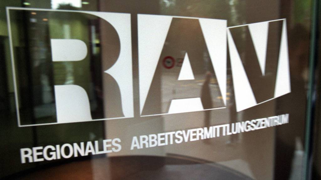 In den meisten Ostschweizer Kantonen waren im Januar mehr Personen auf den Regionalen Arbeitsvermittlungszentren (RAV) angemeldet als im Vormonat.
