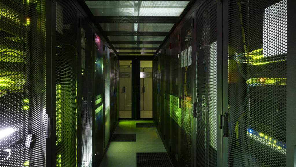 Datacenter verbrauchen viel Strom - im Kanton Schaffhausen sollen die Anforderungen für den Bau und Vertrieb von besonders ressourcenhungrigen Unternehmen verschärft werden. (Symbolbild)