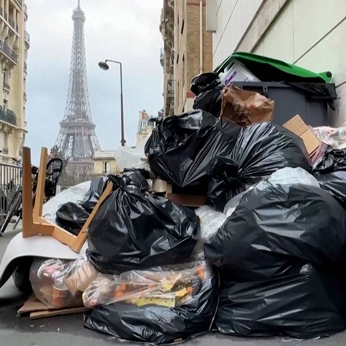 Paris versinkt wegen Streik im Müll-Chaos