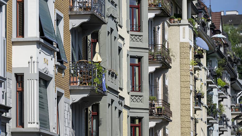 An Fassaden sollen politische Fahnen und Plakate hängen dürfen. (Archivaufnahme)
