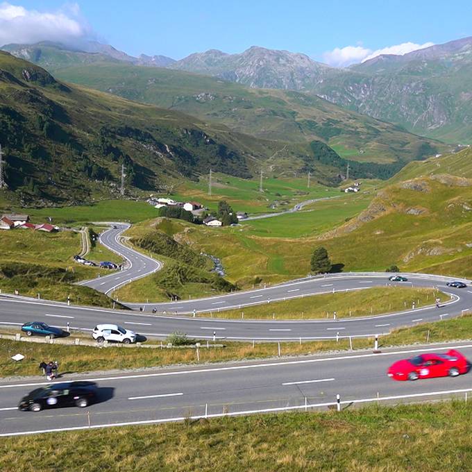 Millionen auf vier Rädern: Auf der Passione Engadina sind 140 Oldtimer unterwegs