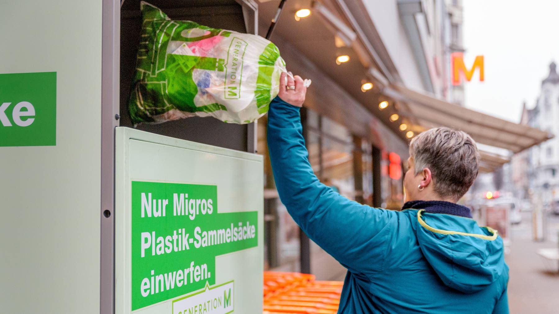 Plastikrecycling Migros Luzern