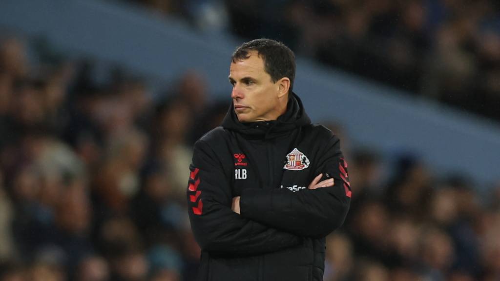 Sunderlands Trainer Regis Le Bris muss zusehen, wie seine Mannschaft ohne Captain Granit Xhaka beim Drittletzten der Premier League strauchelt