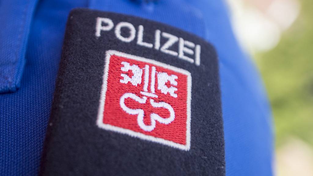 Jede Hilfe kam zu spät. Der 19-Jährige verstarb noch auf der Unfallstelle. (Archivbild)