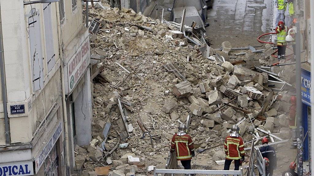 Aus den Trümmern der eingestürzten Häuser in Marseille sind bisher sechs Tote geborgen worden. (Archiv)